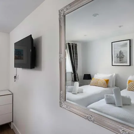 8 Sunday School Court Apartment